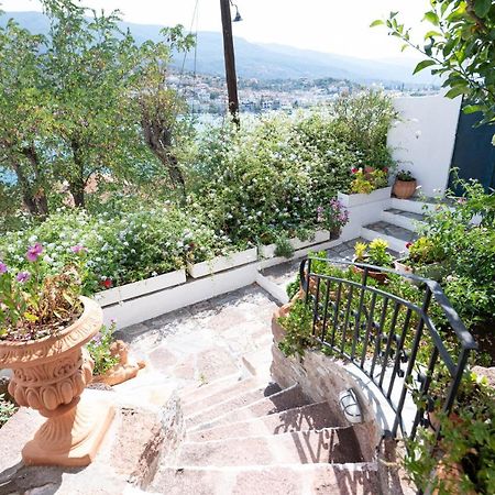 Traditional House Under The Clock Tower With Sweet View Poros Town Exteriör bild