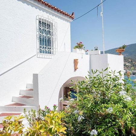 Traditional House Under The Clock Tower With Sweet View Poros Town Exteriör bild