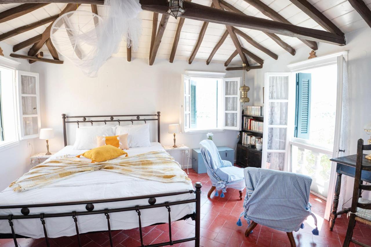 Traditional House Under The Clock Tower With Sweet View Poros Town Exteriör bild