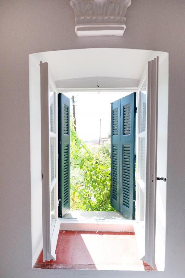 Traditional House Under The Clock Tower With Sweet View Poros Town Exteriör bild