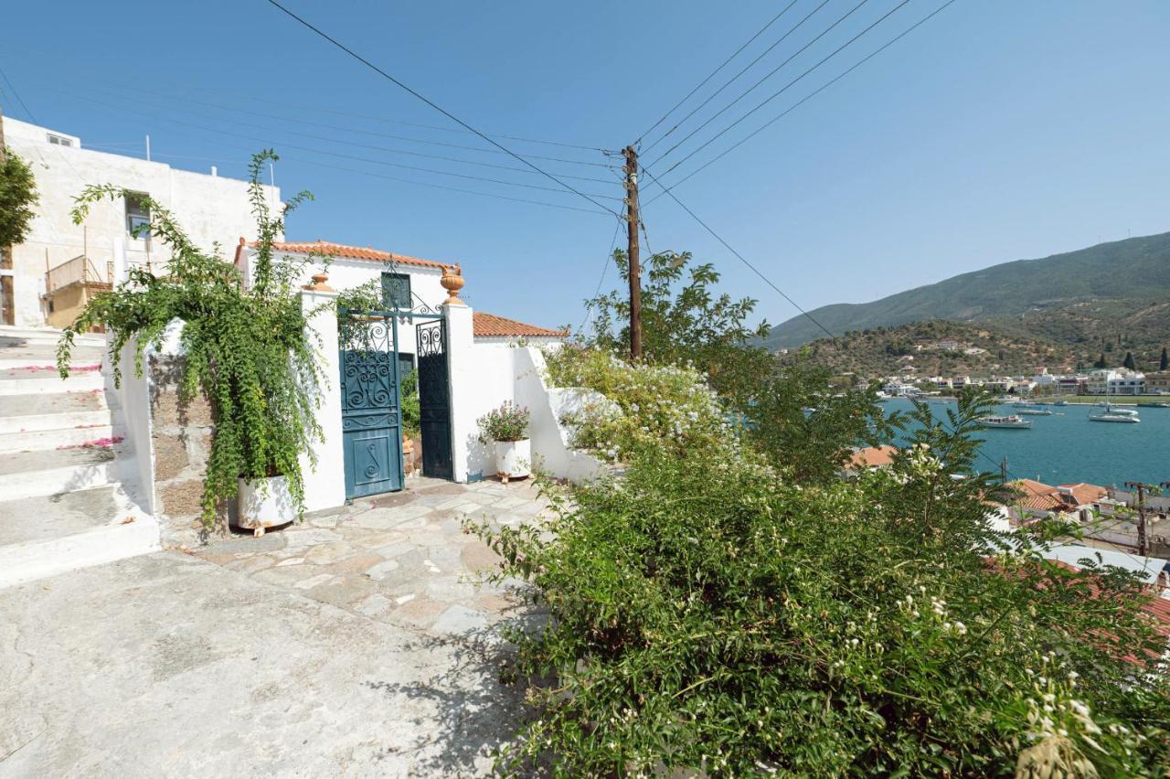 Traditional House Under The Clock Tower With Sweet View Poros Town Exteriör bild
