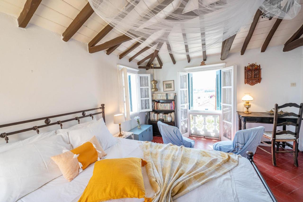 Traditional House Under The Clock Tower With Sweet View Poros Town Exteriör bild