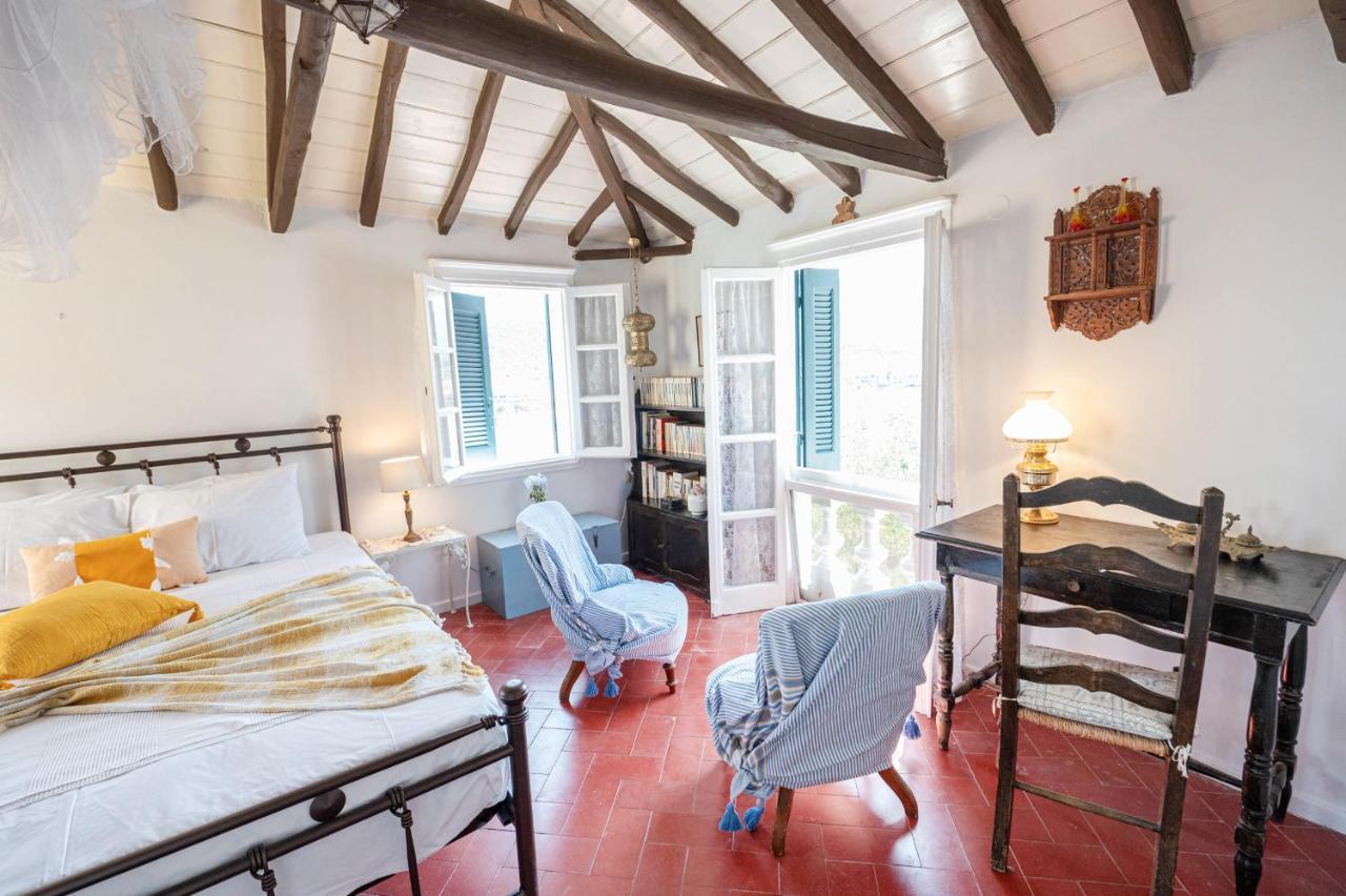 Traditional House Under The Clock Tower With Sweet View Poros Town Exteriör bild