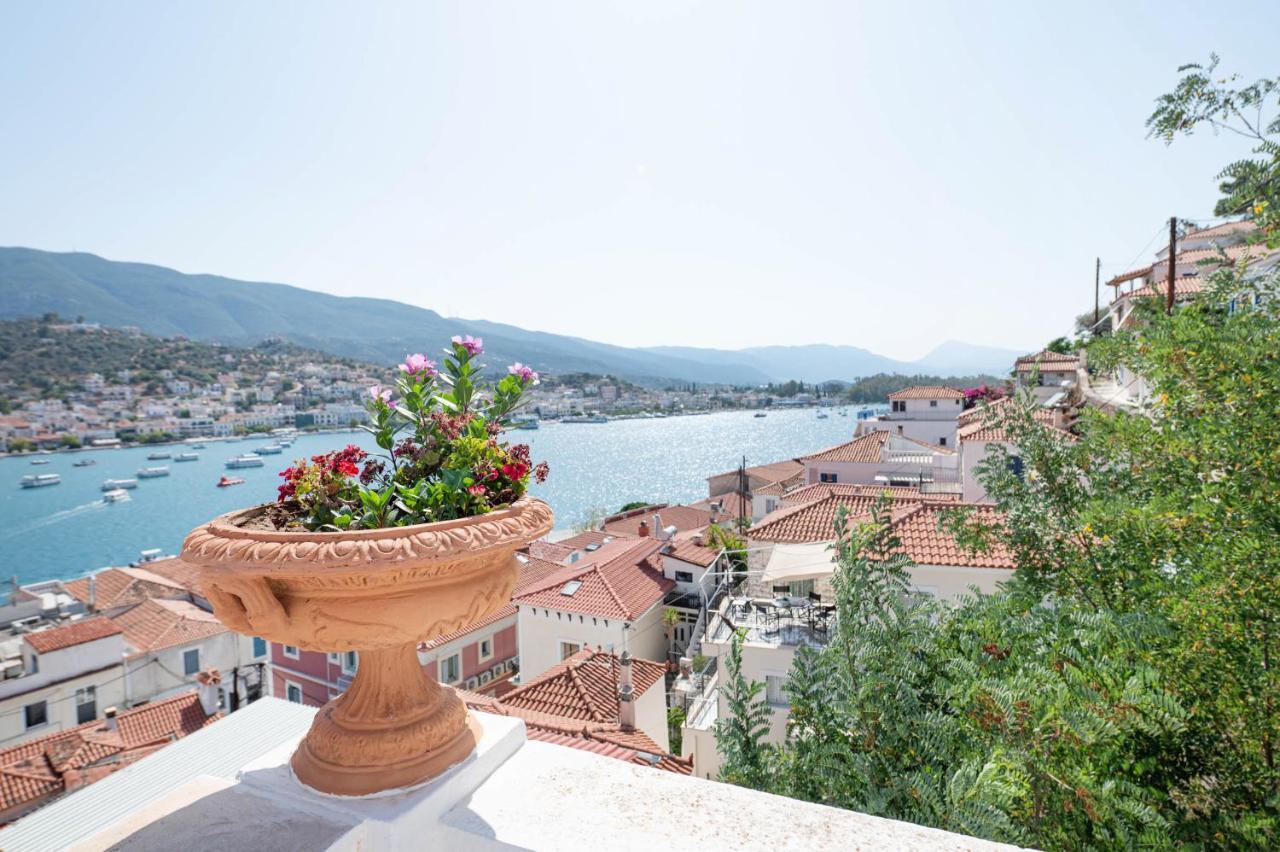 Traditional House Under The Clock Tower With Sweet View Poros Town Exteriör bild