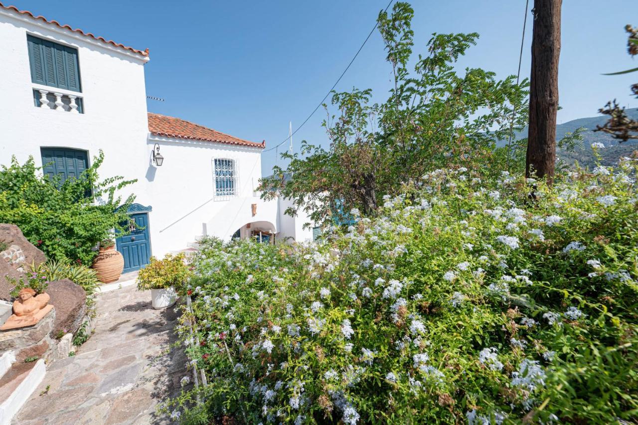 Traditional House Under The Clock Tower With Sweet View Poros Town Exteriör bild