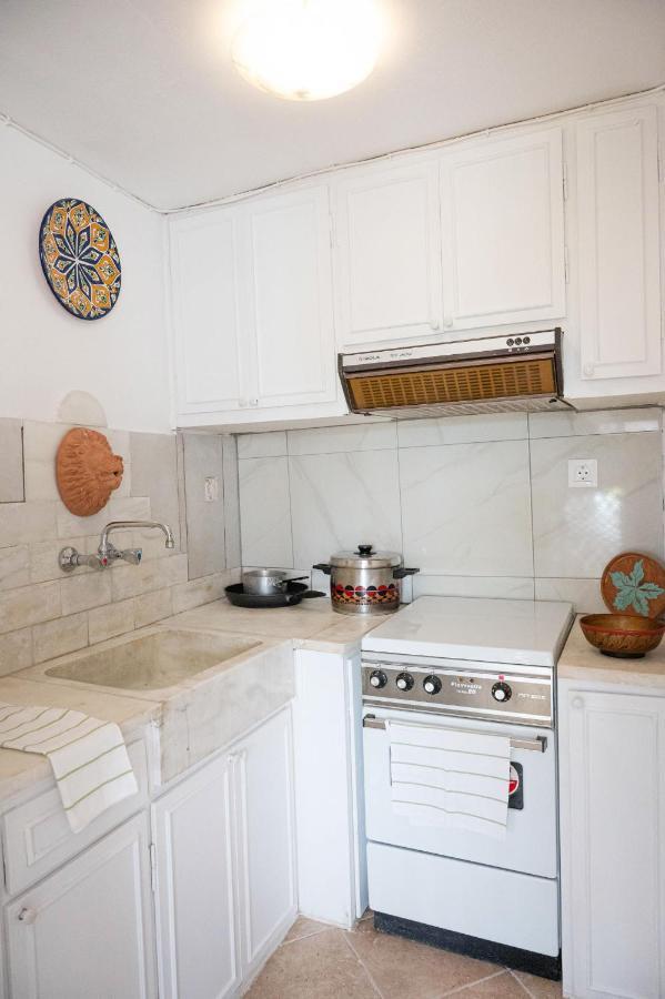 Traditional House Under The Clock Tower With Sweet View Poros Town Exteriör bild