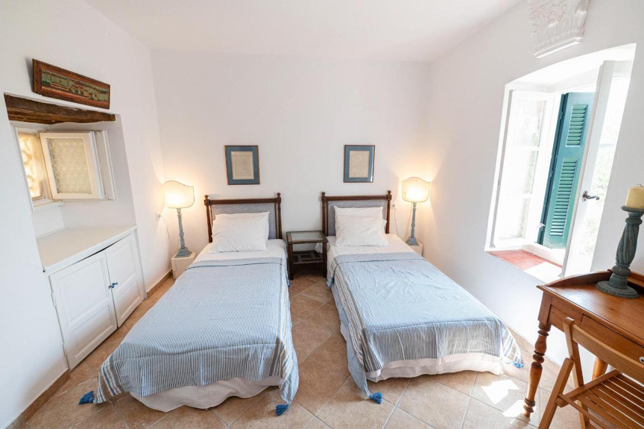 Traditional House Under The Clock Tower With Sweet View Poros Town Exteriör bild