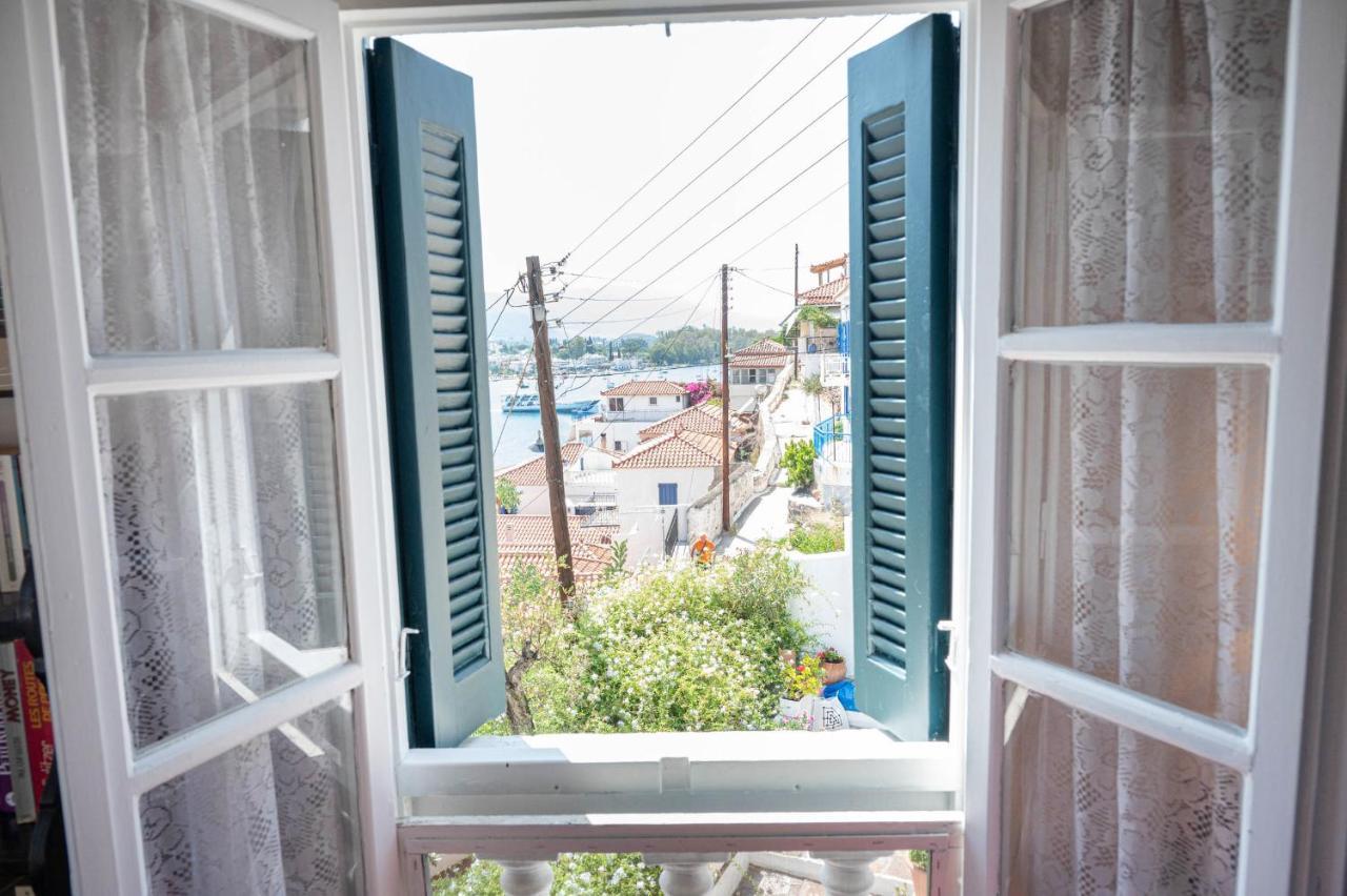 Traditional House Under The Clock Tower With Sweet View Poros Town Exteriör bild