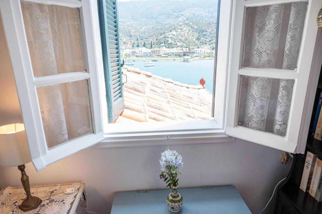 Traditional House Under The Clock Tower With Sweet View Poros Town Exteriör bild