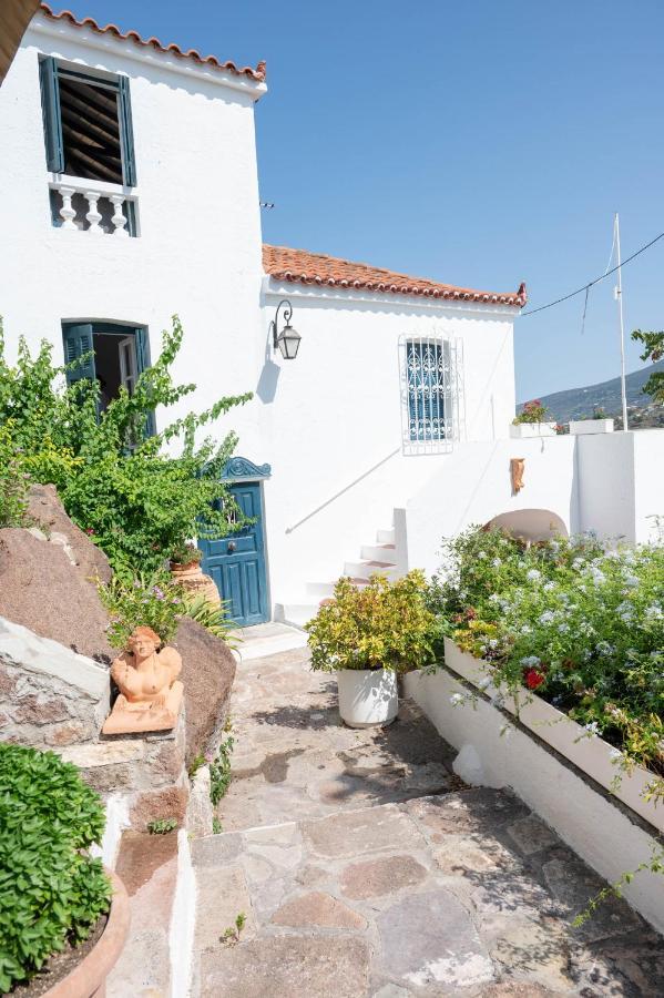 Traditional House Under The Clock Tower With Sweet View Poros Town Exteriör bild